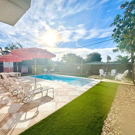 Luxury Villa 3 Blocks From The Beach With Pool A Fire Pit And Outdoor Oasis 케이프커네버럴 외부 사진