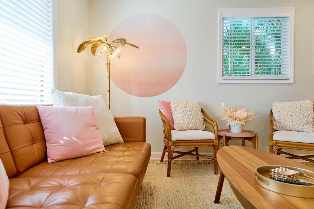 Luxury Villa 3 Blocks From The Beach With Pool A Fire Pit And Outdoor Oasis 케이프커네버럴 외부 사진