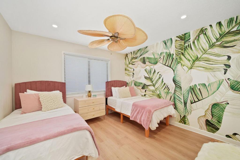 Luxury Villa 3 Blocks From The Beach With Pool A Fire Pit And Outdoor Oasis 케이프커네버럴 외부 사진