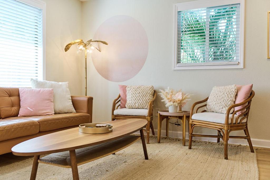 Luxury Villa 3 Blocks From The Beach With Pool A Fire Pit And Outdoor Oasis 케이프커네버럴 외부 사진